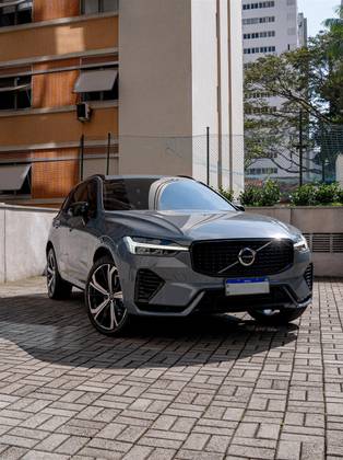 VOLVO XC60 2.0 T8 RECHARGE ULTIMATE DARK AWD GEARTRONIC